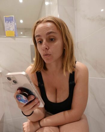 Hannah Witton