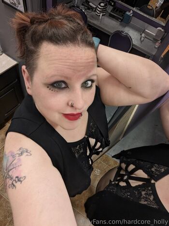 hardcore_holly