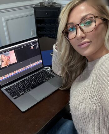 Heidi Haze Hotwife