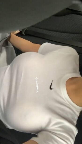 Hellozoey_