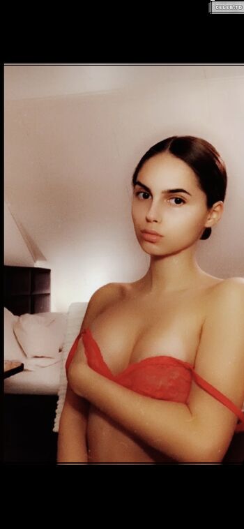 Hellozoey_