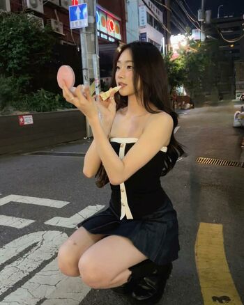 Hena Yang