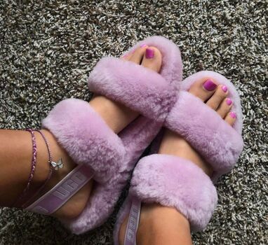 HerAthleteFeet