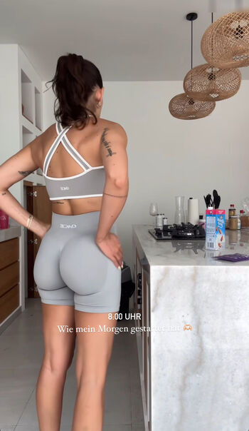 herstoryfeed