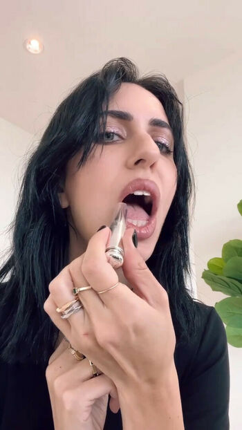 Hila Klein