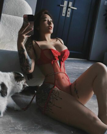 Hitomi Songyuxin