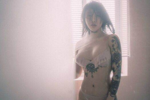 Hitomi Songyuxin