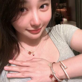 Hitomi Songyuxin