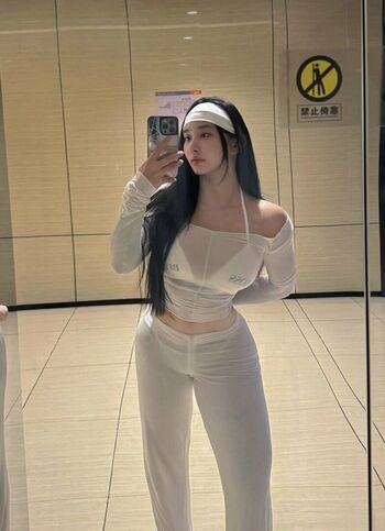 Hitomi Songyuxin