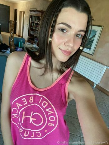 hoe_and_housewife