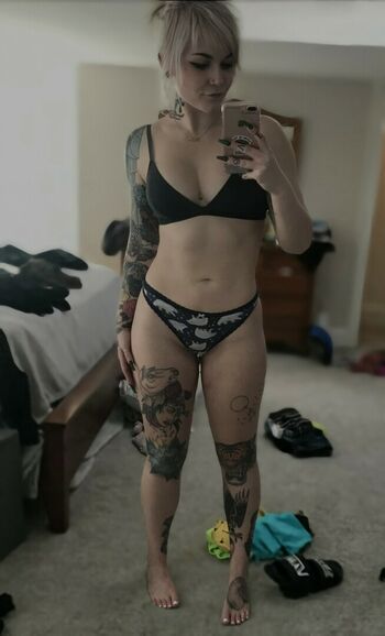 Holli_marie