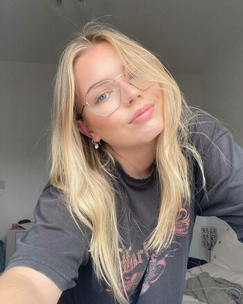 holliesworldd