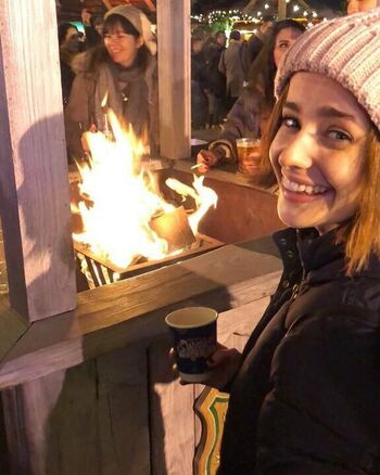 Holly Earl