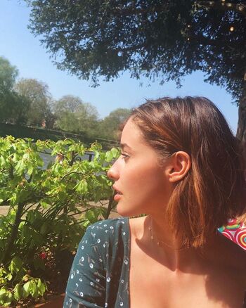 Holly Earl