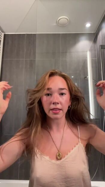Holly Taylor