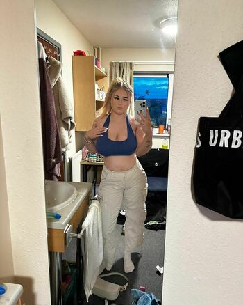 hollyevansx