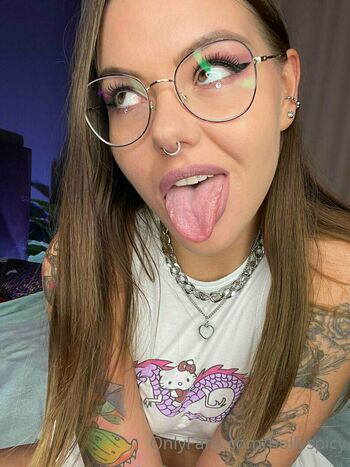hollyspicy