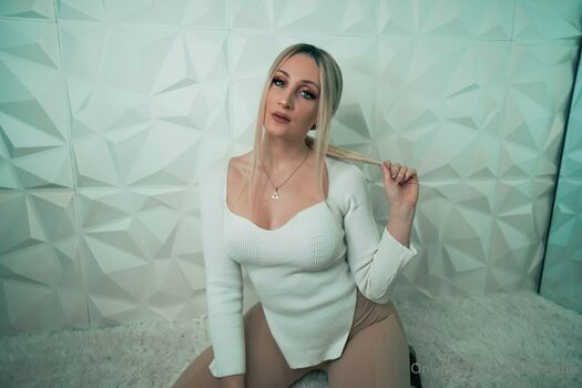 hollythauls