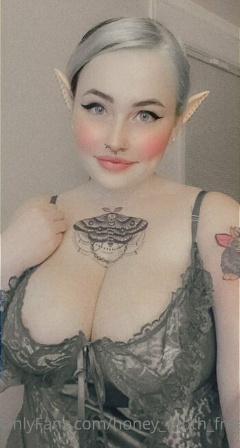 honey_moth_free