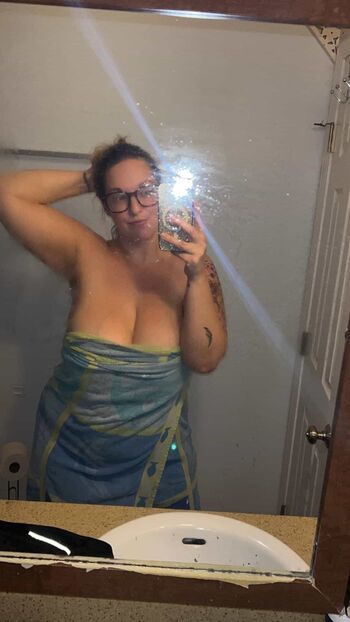 HoneybeeHarlow