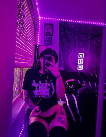 horrorwh0re