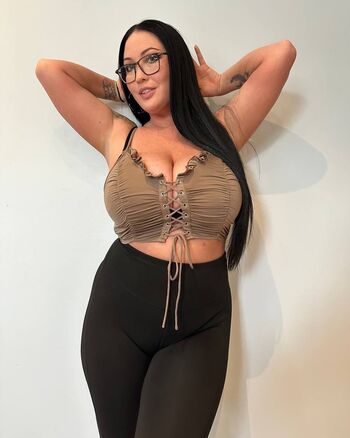 Hot4Holly