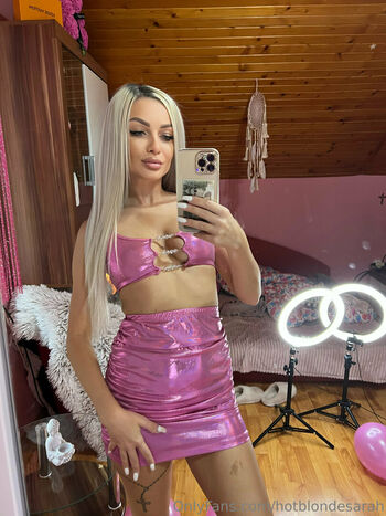 hotblondesarah