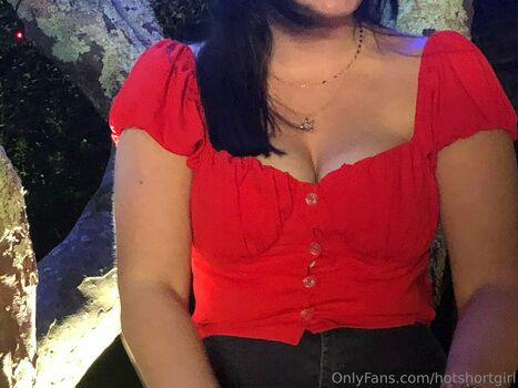 hotshortgirl