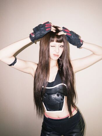 Huh Yunjin 허윤진