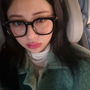 Huh Yunjin 허윤진