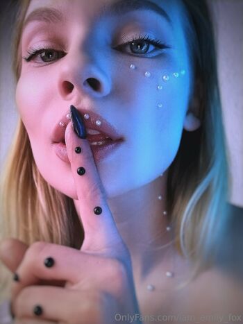 iam_emily_fox