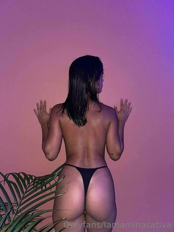 Iamsativaaxo