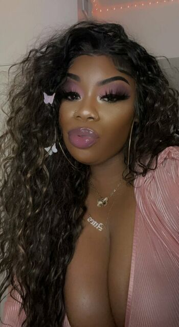 ILookLikeBaae