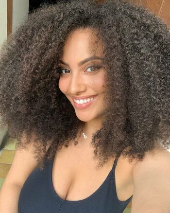 Ines Curly