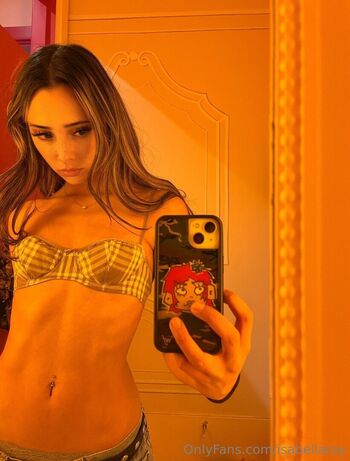 isabellaroy