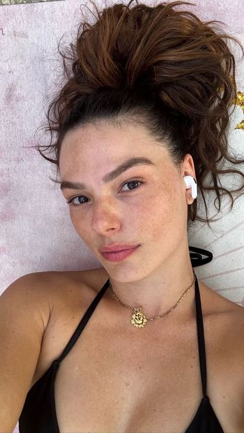 Isis Valverde
