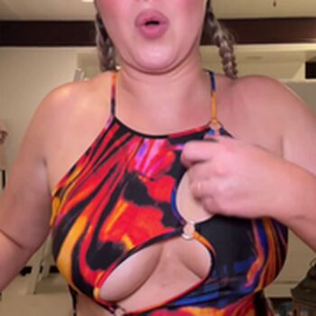 Iskra Lawrence