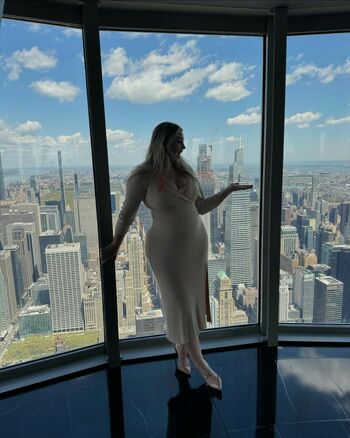 Iskra Lawrence