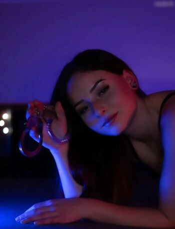 _its_hell_angi_ / Angelina