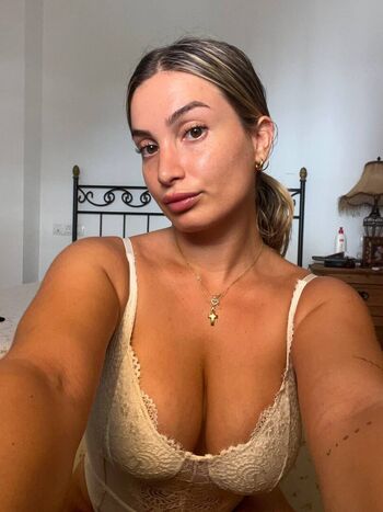 itssschloeee