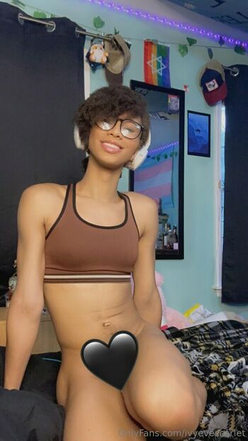 ivyevescarlet