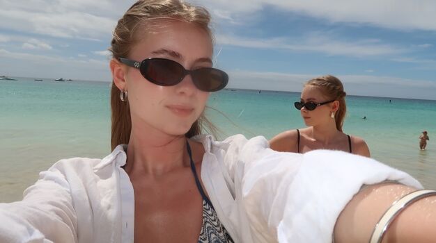 Iza and Elle