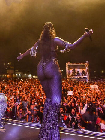 Iza Cantora