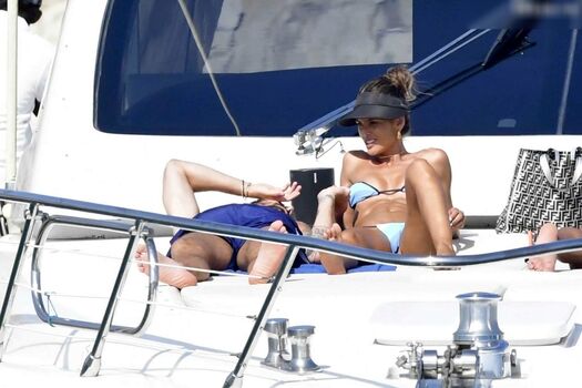 Izabel Goulart