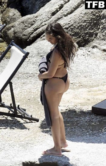 Izabel Pakzad