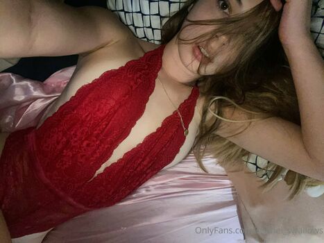 izzy_swallows