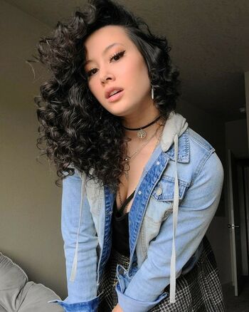 jackiee_elana_chan