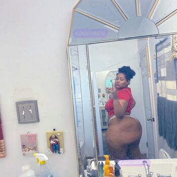 Jadepinkyboo