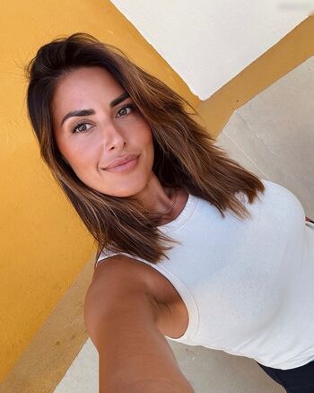 Jana Azizi