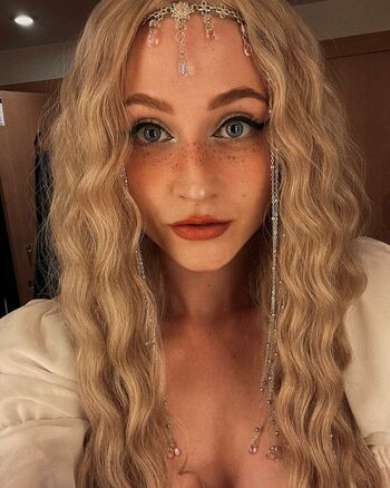 Janet Devlin